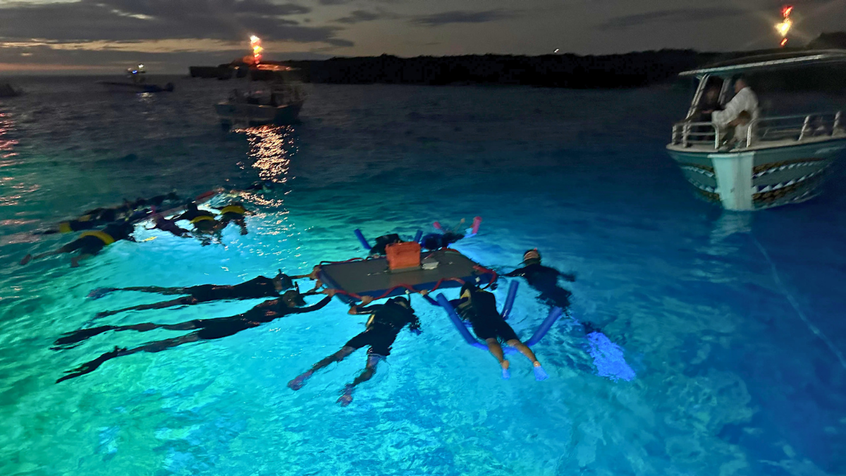 Why September Is the Best Month to Charter a Private Boat in Kona (And Swim with Mantas)