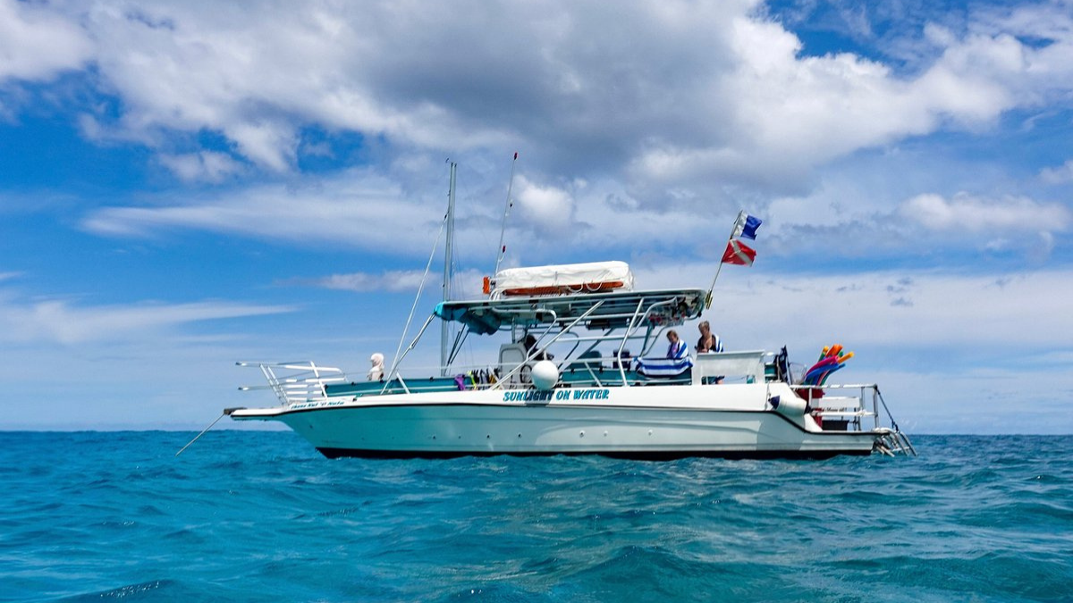 Private Boat Charter Kona: 5 Reasons to Book This Spring